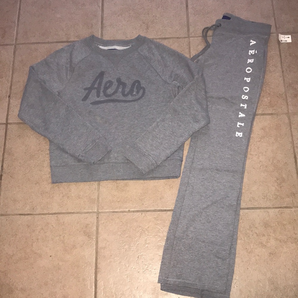Aeropostale sweatshirt and pant outfit set